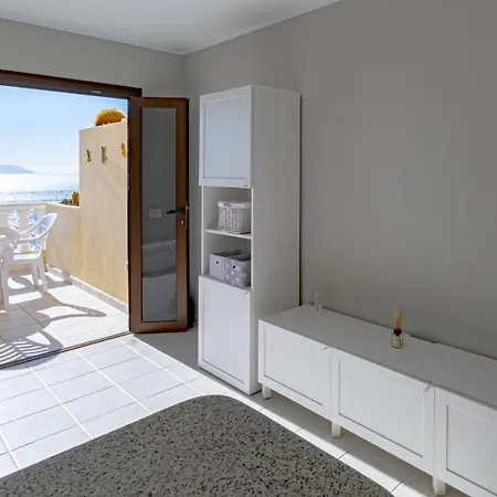 Los Gigantes Cliffs Apartment *